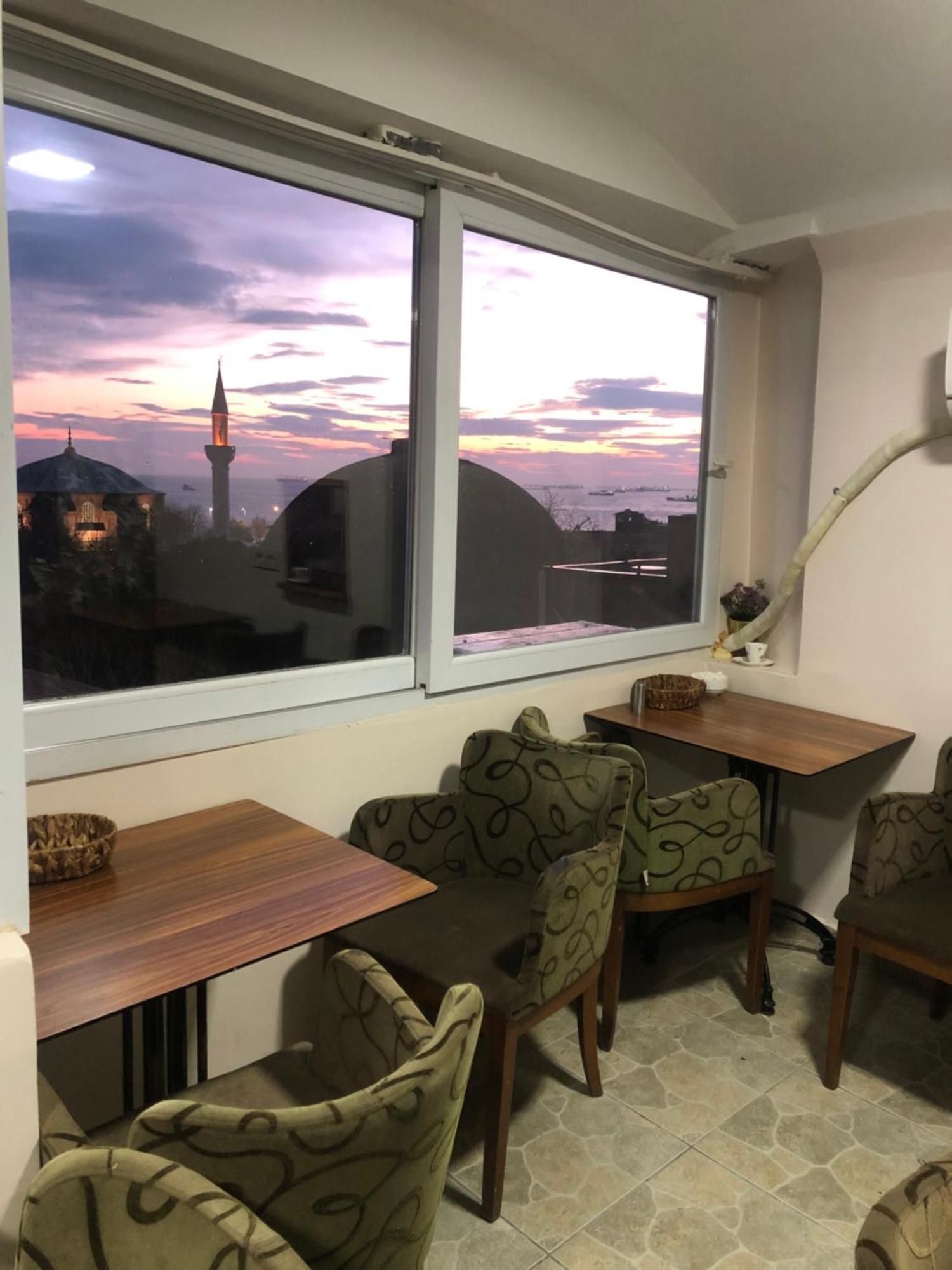 Bachos Hotel Sultanahmet Enjoy Breakfast On The Teracce With A Sea View — Fotoğraflar 2